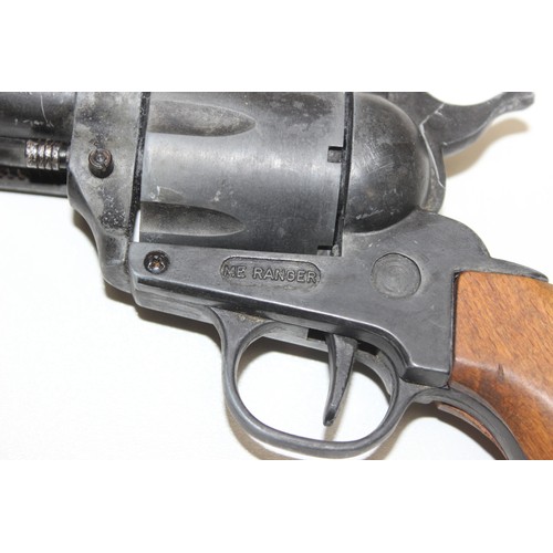 1407A - Replica weapons: .38/9mm Colt .45 blank firing pistol