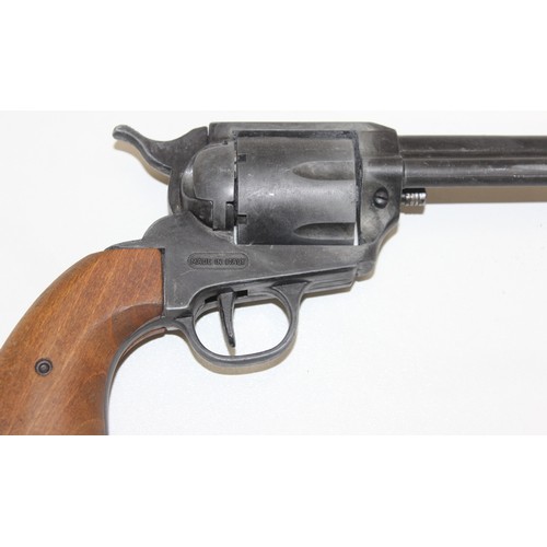 1407A - Replica weapons: .38/9mm Colt .45 blank firing pistol