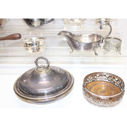 1040 - Qty of mostly antique silver-plated items and other metalware to incl teapot, toast-rack, dishes etc... 