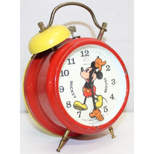 1359 - 4 vintage children's wind-up alarm clocks to incl Mickey Mouse, Mr. T, Thomas the Tank Engine and No... 