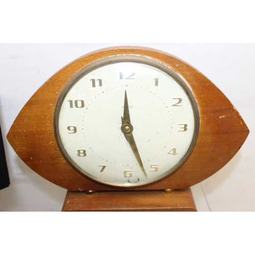 1361 - Qty of vintage and retro mantel and travelling clocks, to incl Smiths, Delta, Westclox etc