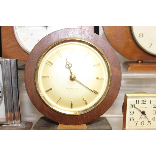 1361 - Qty of vintage and retro mantel and travelling clocks, to incl Smiths, Delta, Westclox etc