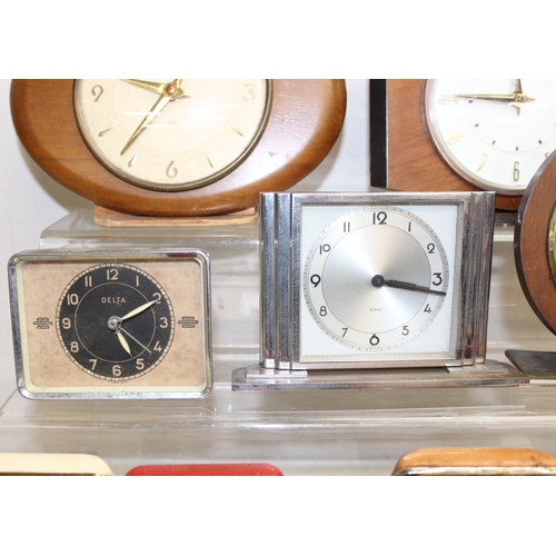 1361 - Qty of vintage and retro mantel and travelling clocks, to incl Smiths, Delta, Westclox etc