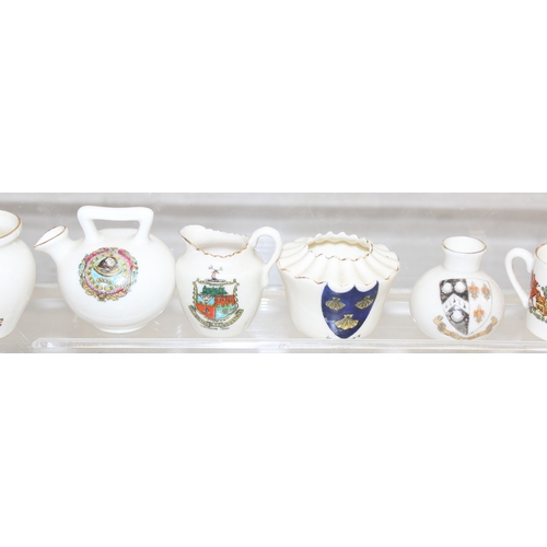 1612 - Qty of vintage Crested-ware to incl Carlton China, Florentine China, Arcadian China etc