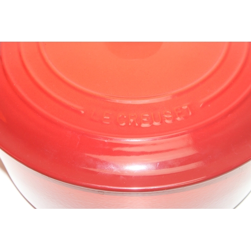 1619 - Le Creuset - enamelled cast iron round casserole cooking pot in red, size 28 (6.7L) in original box