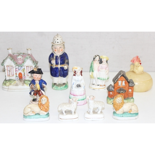 1632 - Mixed lot of antique and later porcelain items, mostly Staffordshire/Staffordshire style, tallest ap... 