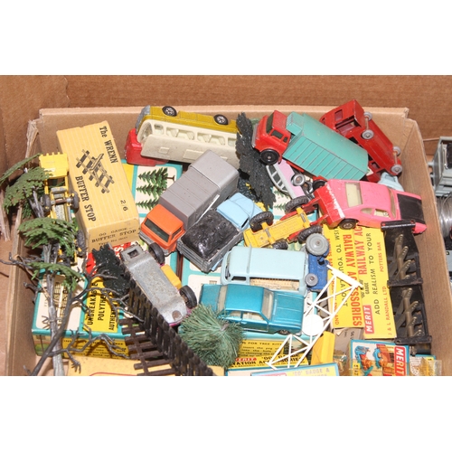 602 - Huge qty of vintage model railway accessories to incl rolling stock, outbuildings, scenery etc