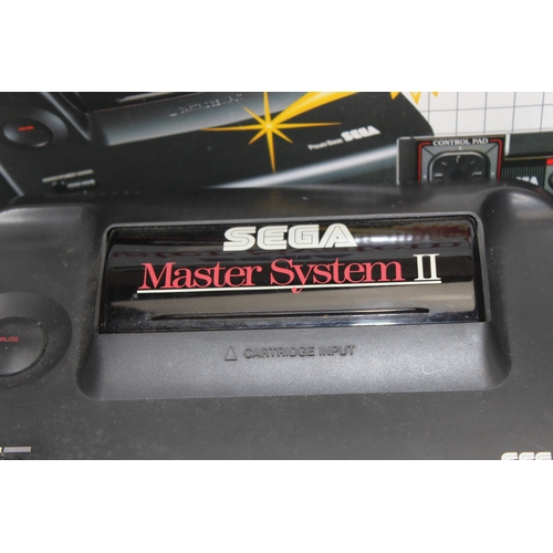 608 - Vintage Sega Master System II games console with controller and 4 games incl Sonic The Hedgehog, Son... 