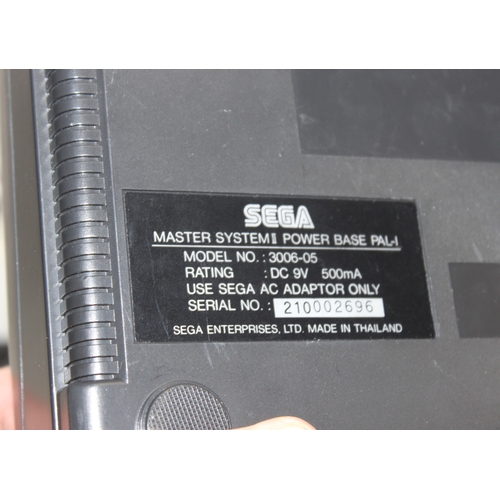 608 - Vintage Sega Master System II games console with controller and 4 games incl Sonic The Hedgehog, Son... 