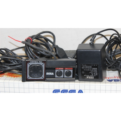 608 - Vintage Sega Master System II games console with controller and 4 games incl Sonic The Hedgehog, Son... 