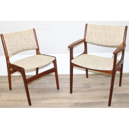 115 - A set of 6 retro dining chairs, 2 carvers and 4 dining chairs, possibly Danish in the manner of Kurt... 