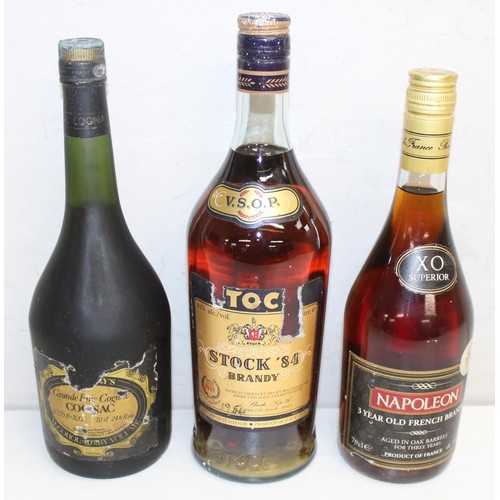 1553 - 5 various bottles of brandy to include 70cl XO Superior Napoleon French Brandy, 1 litre bottle of St... 