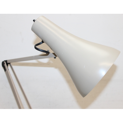 246 - Mushroom/fawn coloured Model 90 Anglepoise lamp