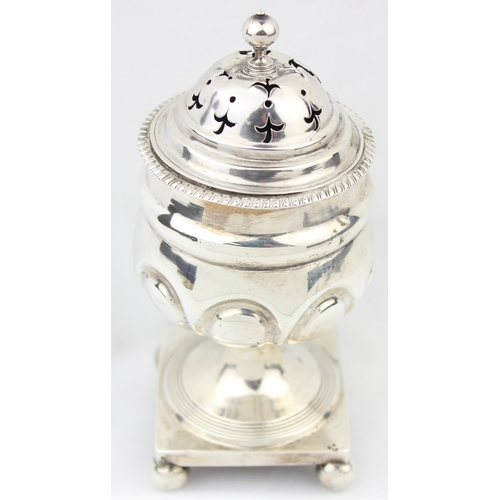 1059 - A George III period silver sugar castor, marked for London 1809 by Thomas James, approx 15cm tall, a... 