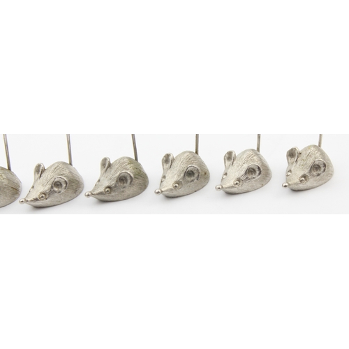 1085 - A set of 8 vintage silver plated cheese picks or hors d'oeuvres servers formed as little mice, with ... 