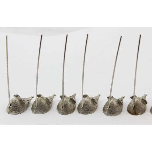 1085 - A set of 8 vintage silver plated cheese picks or hors d'oeuvres servers formed as little mice, with ... 