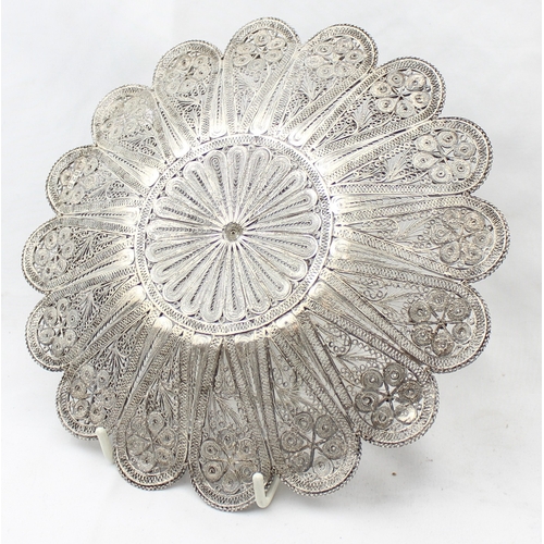 1094 - A vintage floral shaped silver filigree dish, seemingly unmarked but XRF testing as approx 92.5% sil... 