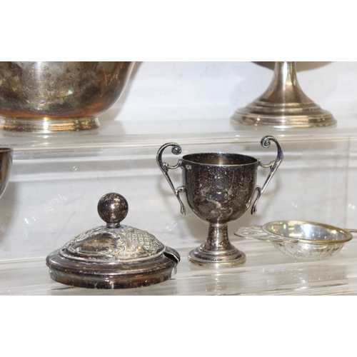 1104 - A large qty of assorted silver plated items, pewter and other metalware, some antique pieces, approx... 