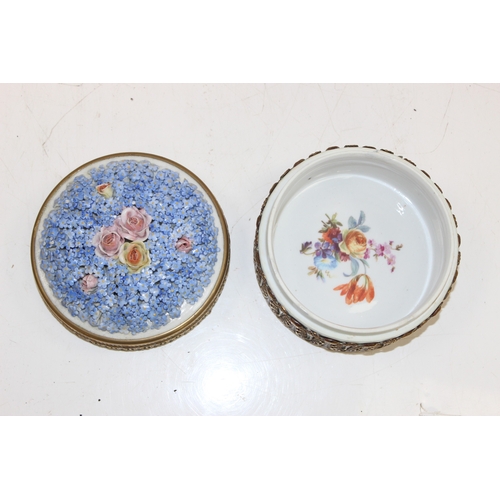 1471 - 2 vintage German Elfinware porcelain jewellery boxes, one with Forget-Me-Nots and Roses, the other w... 