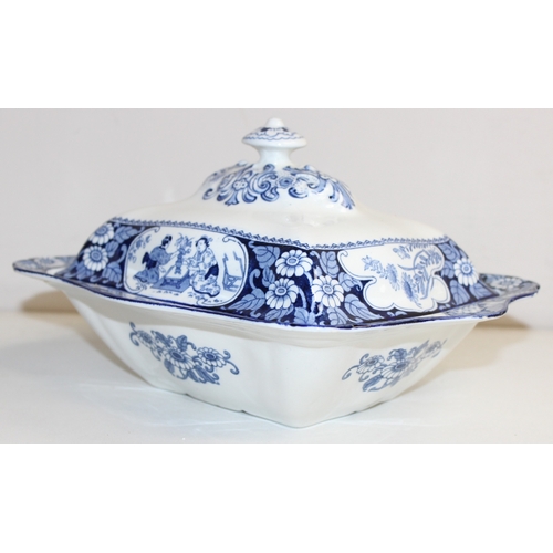 1656 - Qty of blue and white Wood & Sons dinnerware in the Buddha pattern, to incl plates and tureens