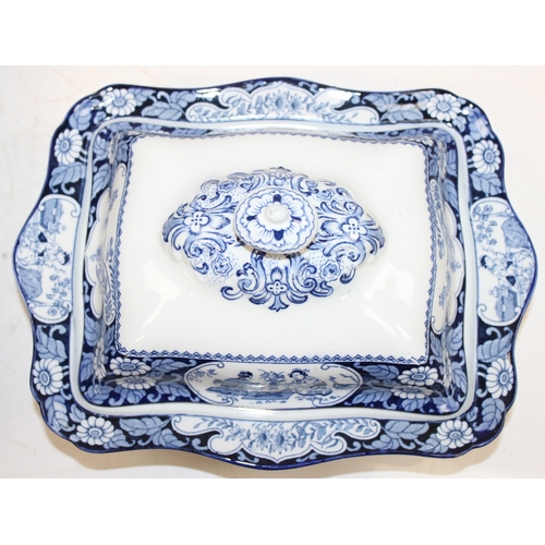 1656 - Qty of blue and white Wood & Sons dinnerware in the Buddha pattern, to incl plates and tureens