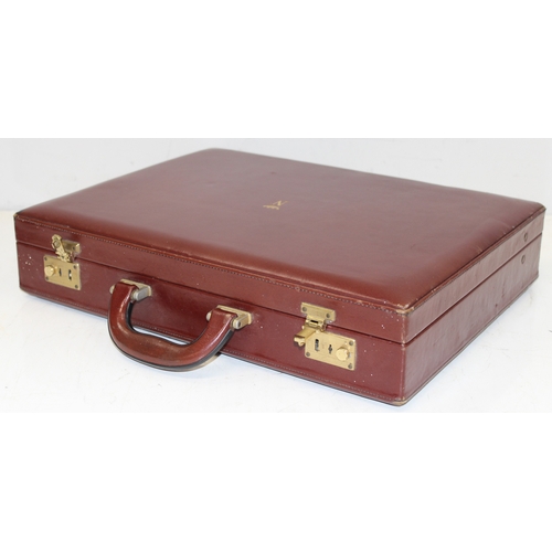 281 - Mix of assorted vintage leather document folios and briefcases, one handmade and stamped for Houghto... 