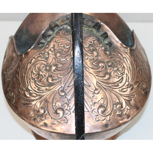 284 - An antique copper coal scuttle with wrought iron handle and scoop, approx 55cm wide