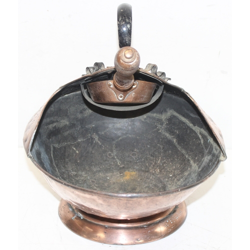 284 - An antique copper coal scuttle with wrought iron handle and scoop, approx 55cm wide