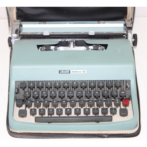 720 - 3 vintage typewriters in carry cases, to incl a Remington Rand Deluxe Model 5, Olivetti Lettera 22 a... 