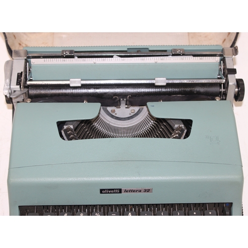 720 - 3 vintage typewriters in carry cases, to incl a Remington Rand Deluxe Model 5, Olivetti Lettera 22 a... 