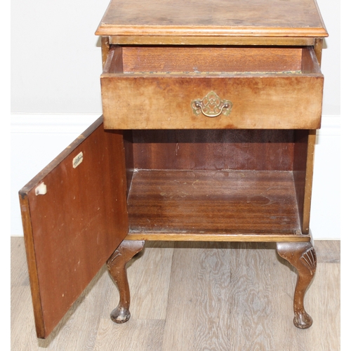 81 - Queen Anne style bedside cabinet on cabriolet legs by Dillon and a mahogany bedside cabinet, largest... 