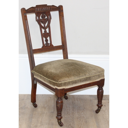 36 - An Art Deco period oak side table with barley-twist supports and an antique bedroom chair, the table... 