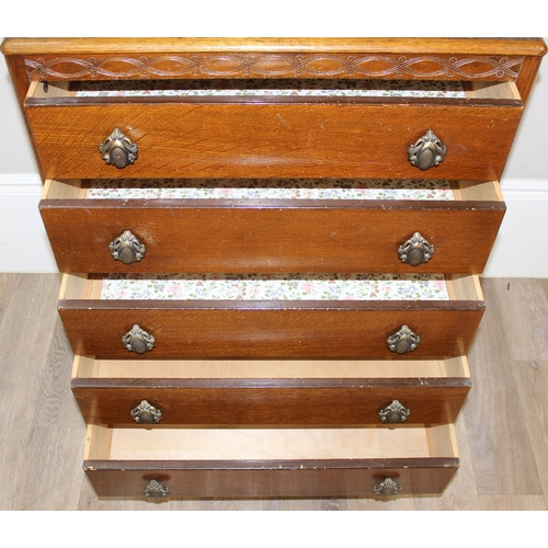 133 - An Art Deco period oak 5 drawer chest of drawers, approx 78cm wide x 43cm deep x 101cm tall