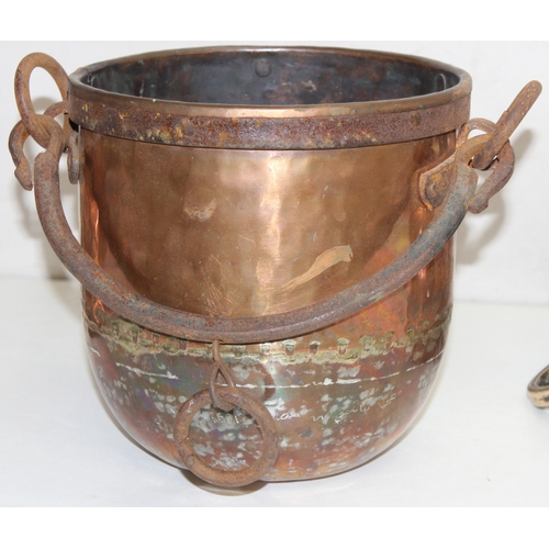 1627 - Mixed antique and later copperware items to incl a kettle, jug, bucket etc, tallest approx 21cm