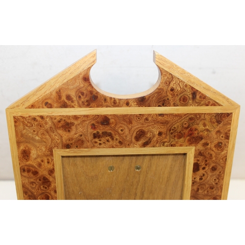 298 - David Linley - a superb quality easel-backed burr walnut and oak photo frame by David Linley, presen... 