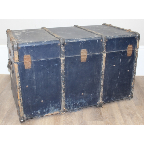 107 - A vintage blue shipping trunk with wooden ribs, no maker, early 20th century, approx 100cm wide x 60... 