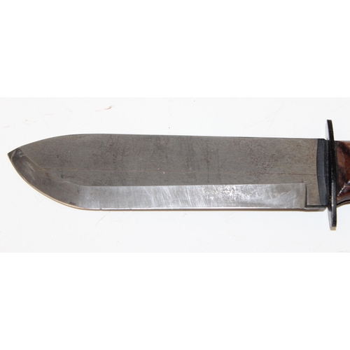 1449H - British Army 1984 Survival Knife Type D, handle stamped with military crows foot mark, with sheath, ... 