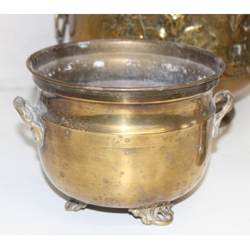 1665 - Mix of antique and later metalware to incl brass handled buckets, copper kettle etc