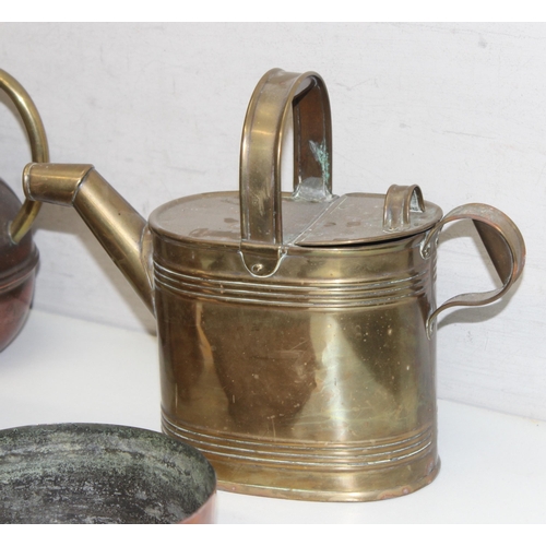 1665 - Mix of antique and later metalware to incl brass handled buckets, copper kettle etc