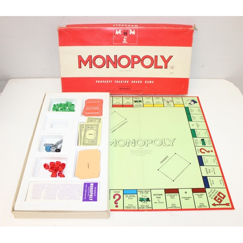 637 - 5 assorted vintage Monopoly editions to include a Monopoly kids edition