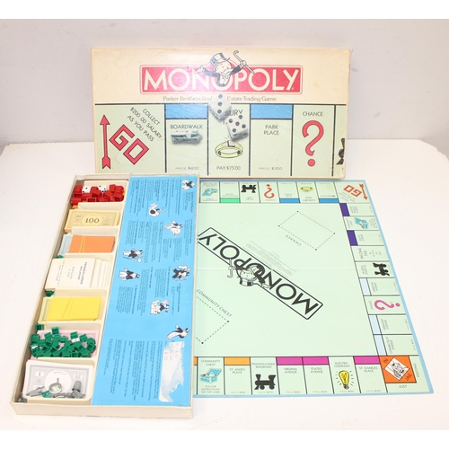 637 - 5 assorted vintage Monopoly editions to include a Monopoly kids edition