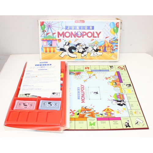 637 - 5 assorted vintage Monopoly editions to include a Monopoly kids edition