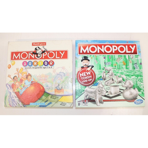 638 - 8 various Monopoly games to include French, Spanish and Egyptian editions along with travel versions