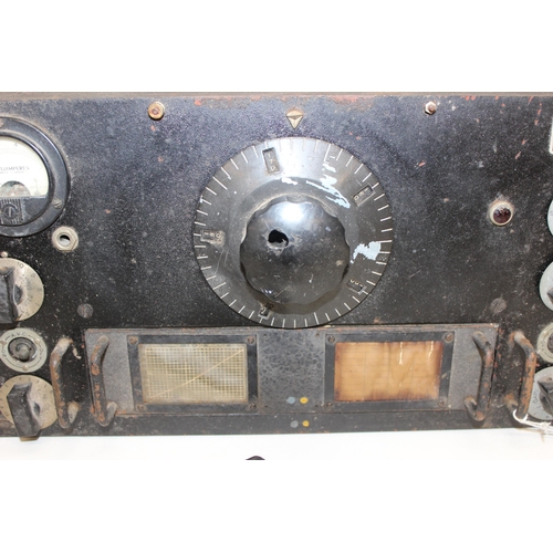 724 - 1930s/early WWII HRO-JR shortwave radio-receiver with power pack and spare coils