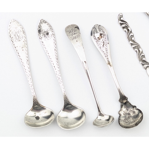 1090 - Qty of assorted silver items to inc salt spoons, butter knives and forks, all believed to be America... 