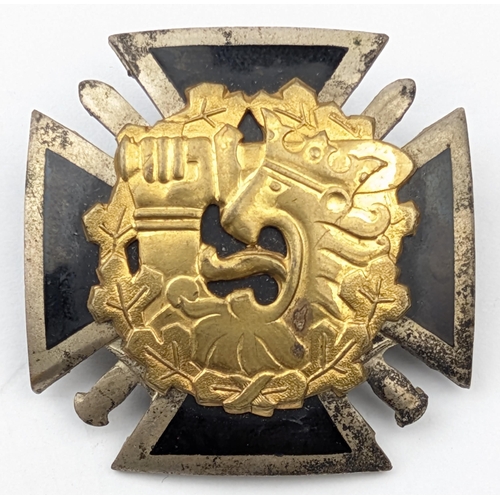 1449A - A c.WW2 period Finnish badge for Reserve Officers, made by Barck of Helsinki, presented in later box... 