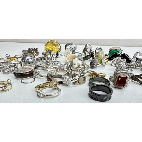 1168 - A large qty of assorted costume jewellery, mainly dress rings etc