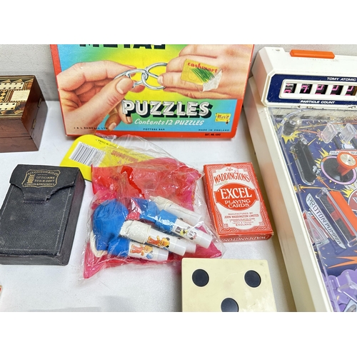 613 - Qty of assorted vintage toys and games to inc playing cards, pinball game etc