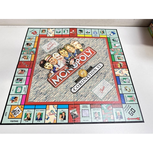 635 - 5 Various monopoly games to include Arsenal Edition, France 98, Coronation Street, Despicable me and... 