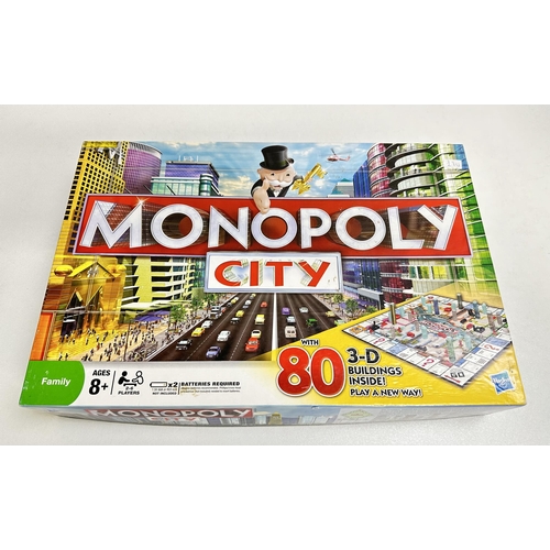 636 - 5 Various Monopoly games to include Monopoly City, U-Build Monopoly, Crazy Cash, Monopoly city and Z... 